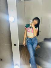 Cuerpo delgadito, muy suave al tacto y muy coqueta