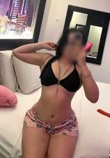 Piel llamativa, rostro hermoso y linda sonrisa para ti