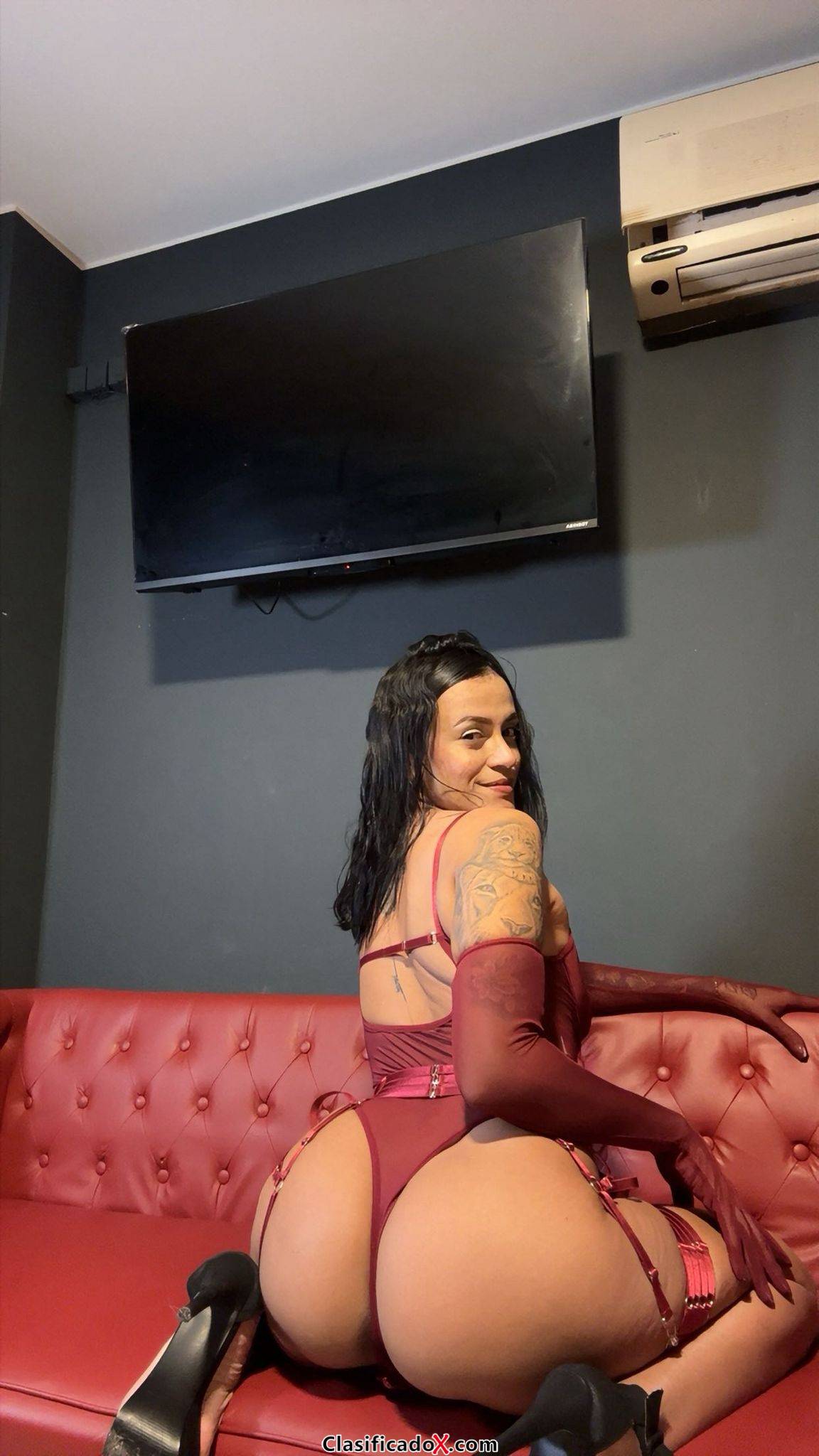 AGNELA: Latina con estilo, presencia y una sensualidad sutil. Mi espacio privado en Marbella es ideal para quienes valoran la elegancia, la calma y la