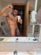 ROBERTO ATRACTIVO LATINO FOGOSO FIESTERO