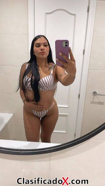 LUNA: Joven, bonita y con carácter, curvas que se sienten y una energía que domina el ambiente.