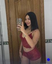 YESICA: Calidez, discreción y una chispa latina que te encantará.