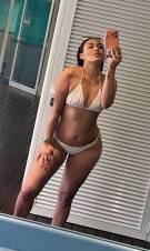 DULCE  NOVEDAD UNA DIOSA ... UN CARAMELITO EN PALMA