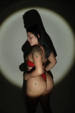 KENDALL: Curvas latinas que provocan, mirada decidida y una actitud que no pide permiso.