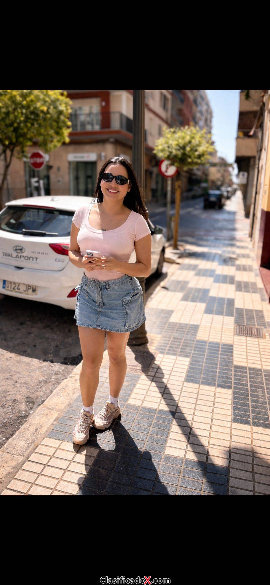 LOLA, ESBELTA VENEZOLANA