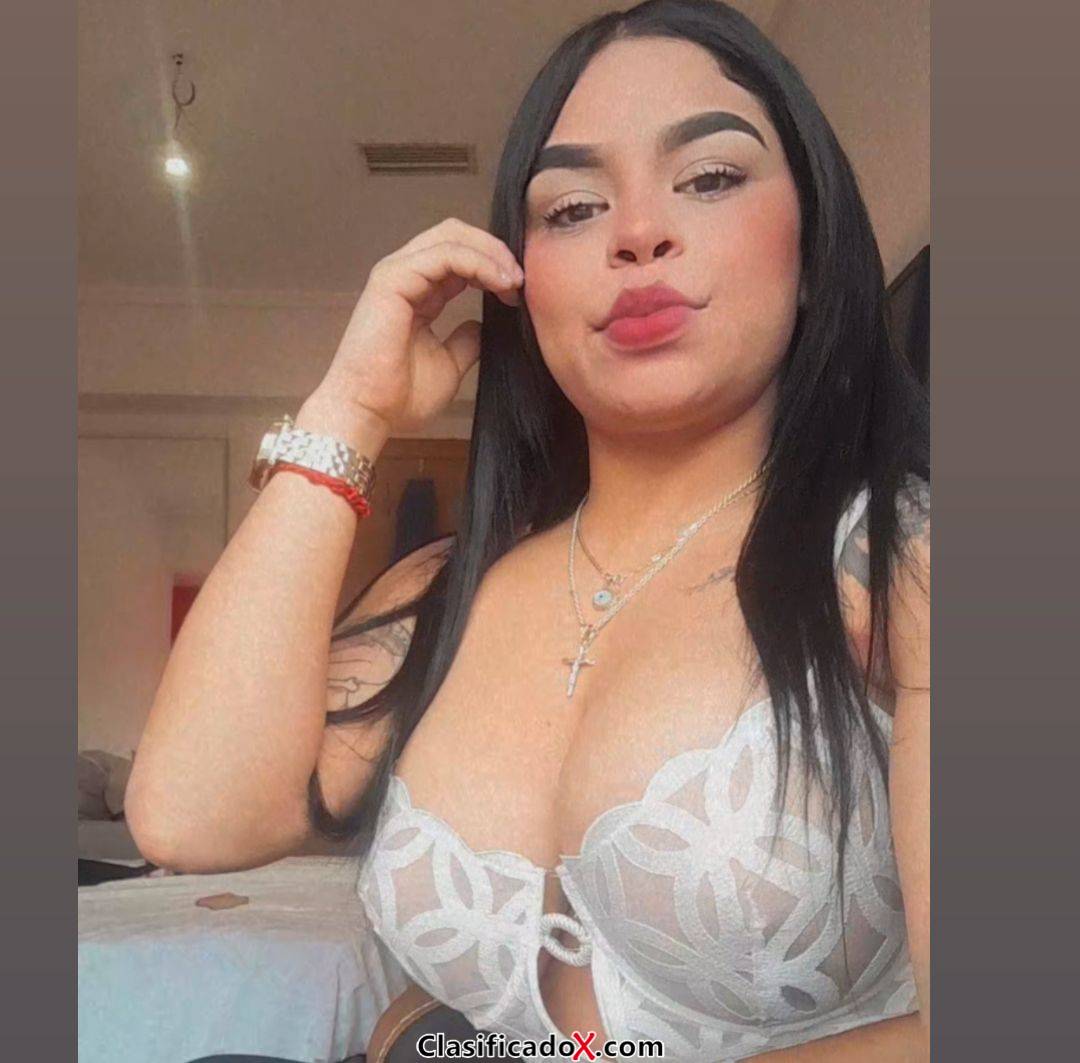 Soy Gina ven y lame mis tetas enormes