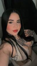 Carolina, fiestera, cariñosa y adicta a la leche en Sagunto