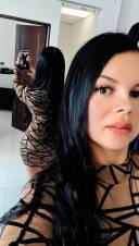 Mia, Latina fiestera juguetona e insaciable en Sagunto