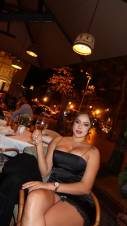 MIA:Soy la combinación perfecta entre sensualidad, elegancia y pasión. Me gusta dejar huella, no pasar desapercibida.