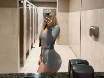 LARISSA SEXY PERVERSA CHIQUILLA EN VECINDARIO NOVEDAD