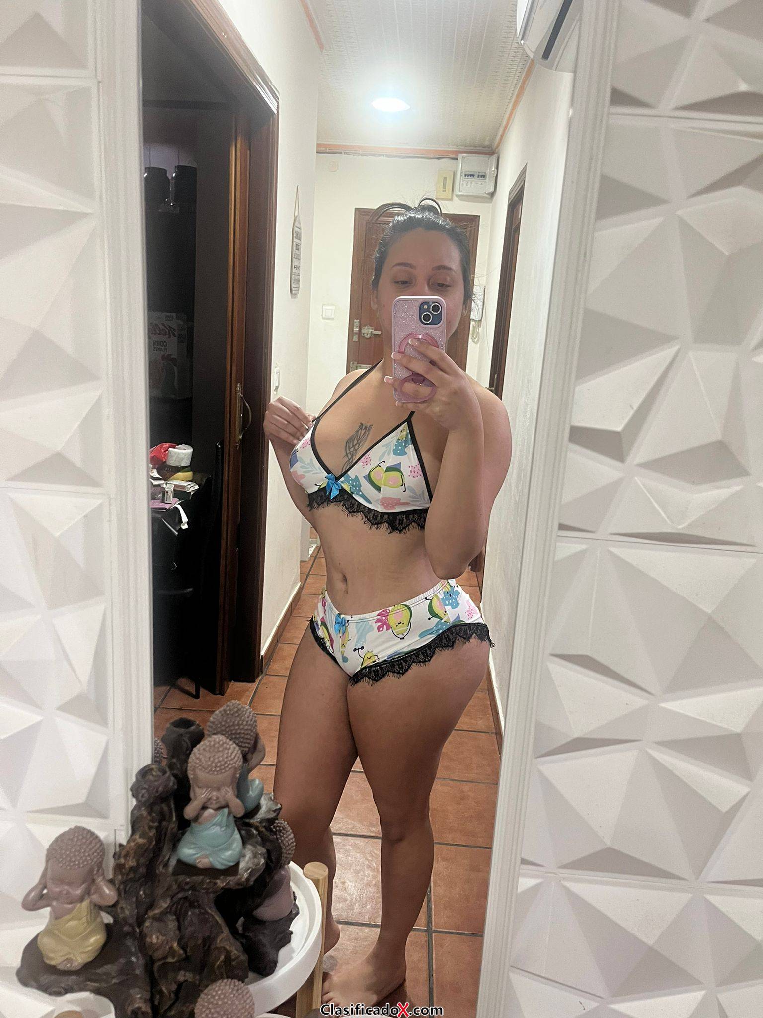 LOLA EN BUSCA DE AMIGUITOS