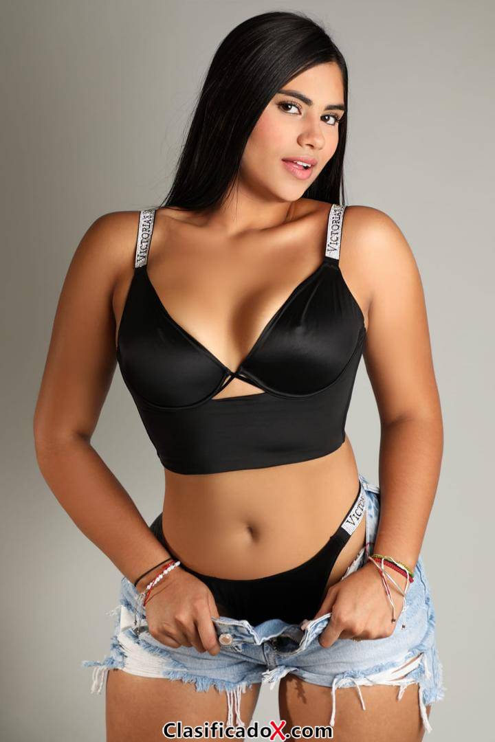 Joven latina de 24 espectacular