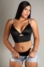 Joven latina de 24 espectacular