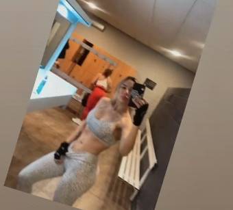 RUBIA HERMOSA NJUEVA EN LA ZONA