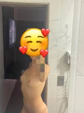 Darla hermosa flaquita cachonda complaciente muñequitas
