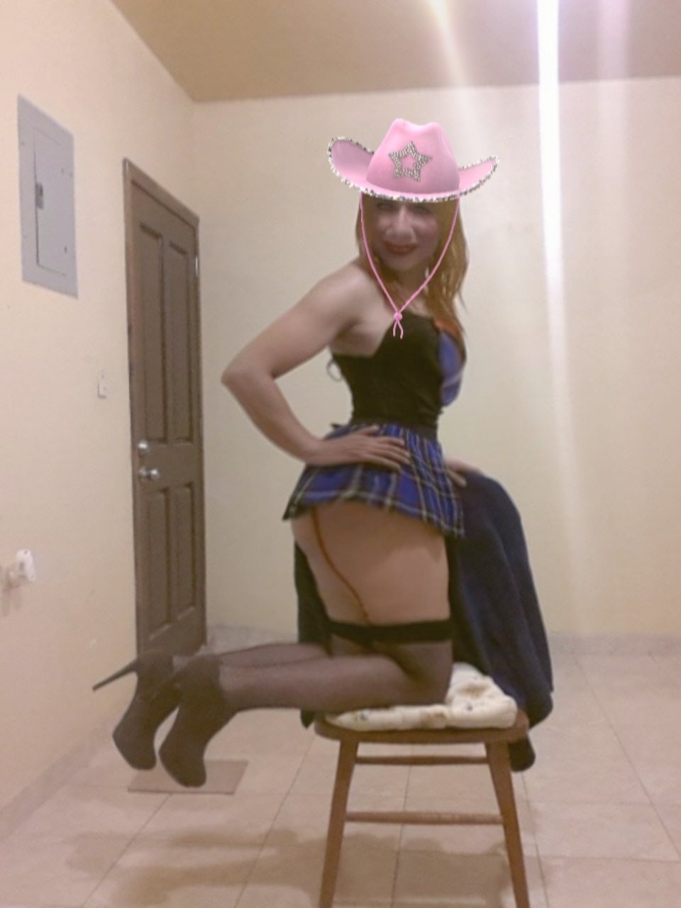 Particular Isauza luna